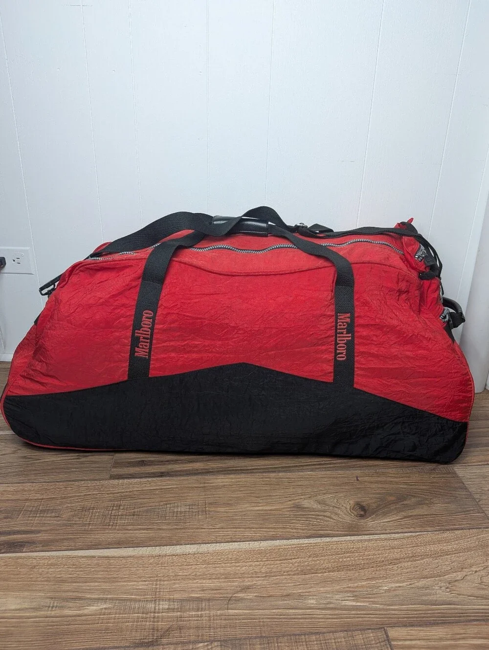 Vintage Marlboro Large Wheeled Duffle Bag 36